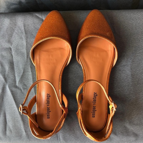 Unique, vintage shoes - Picture 2 of 3